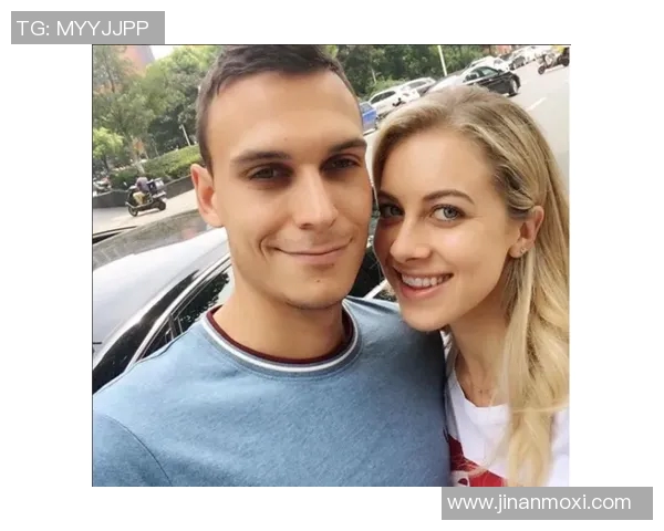 揭秘足球球星不为人知的私密绯闻与娱乐圈背后真实故事