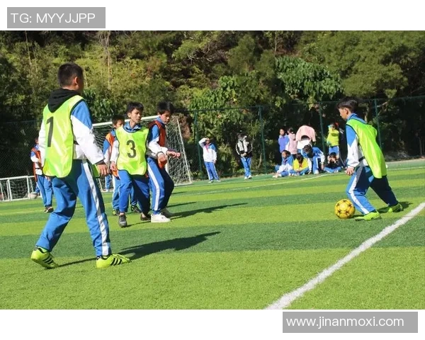 用足球记忆点亮绿茵梦想追随球星脚步感受激情岁月