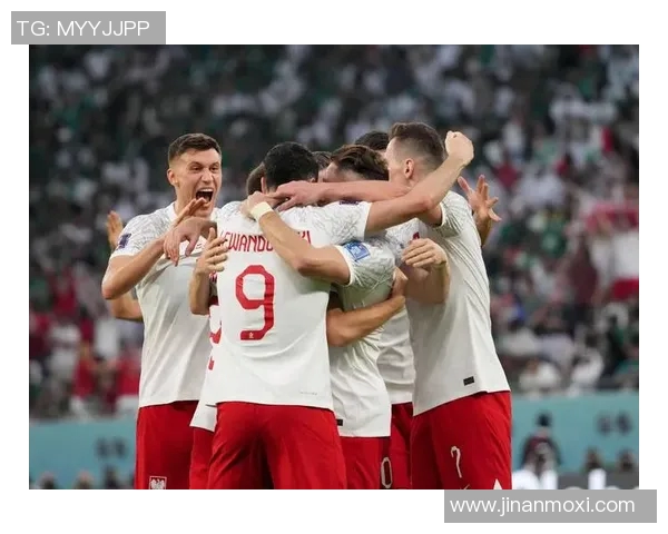 足球场上被拉出场的球星背后真相 揭示他们的困境与职业压力