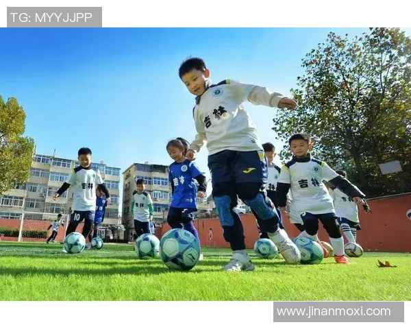 近视却依然闪耀绿茵场的足球球星们，他们是如何克服视力障碍的